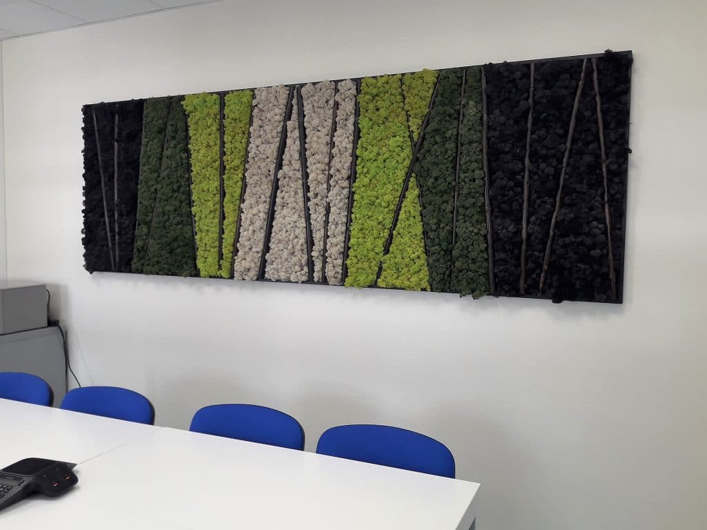 mur végétal dans salle de réunion