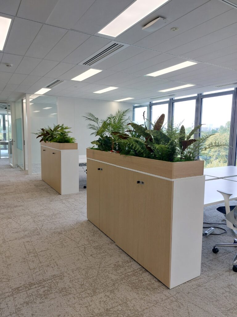 jardinière intérieur siège social à Paris