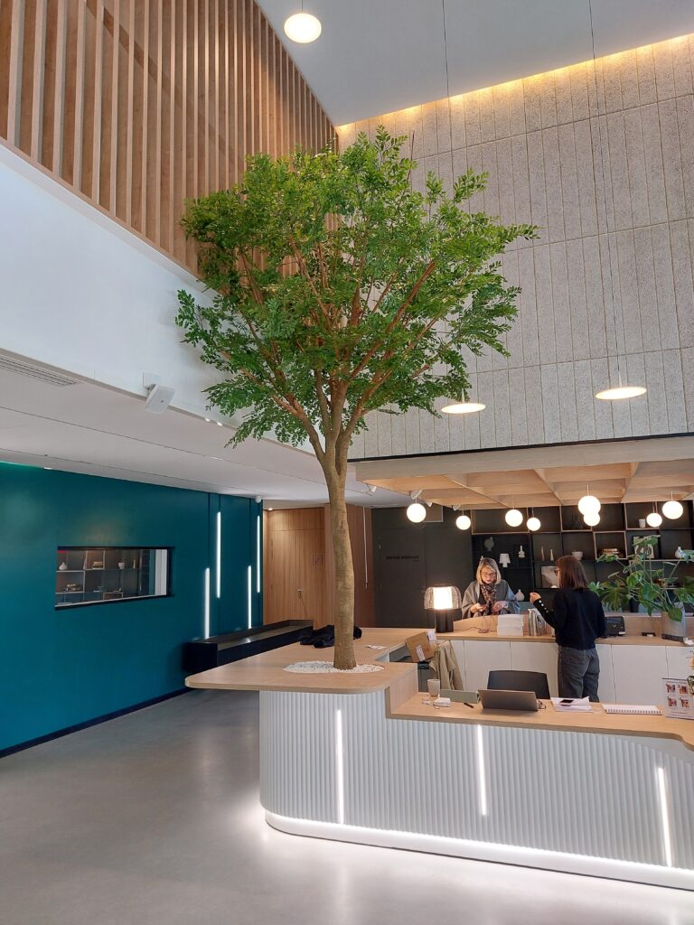arbre artificiel pour intérieur entreprise